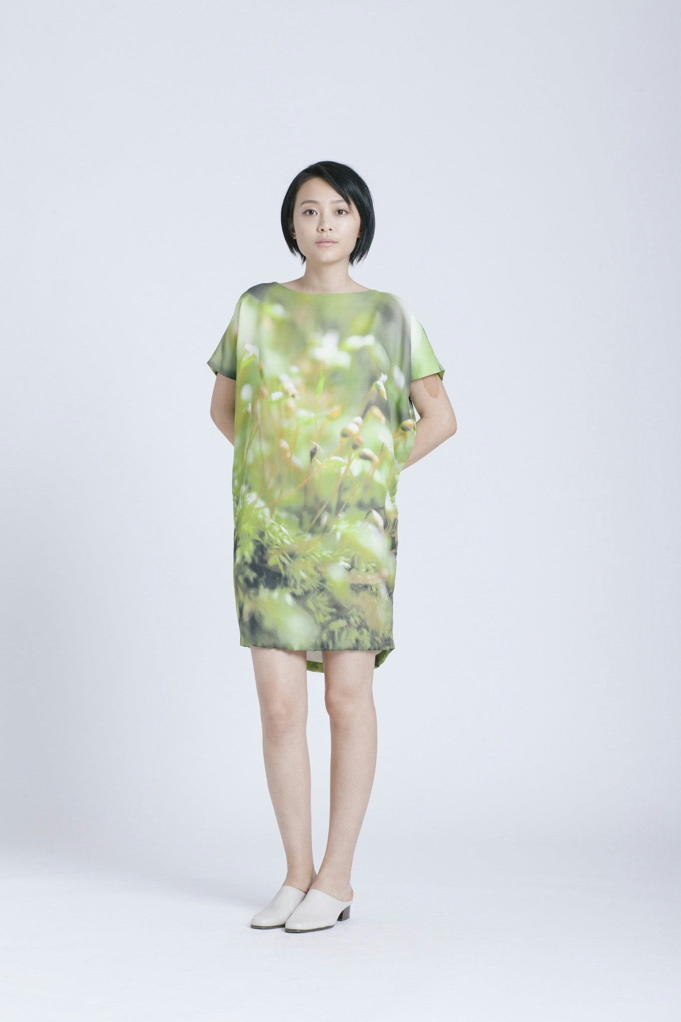 KAAREM - Angle Mini Dolman Open Back Printed Silk Dress - Sprout Print