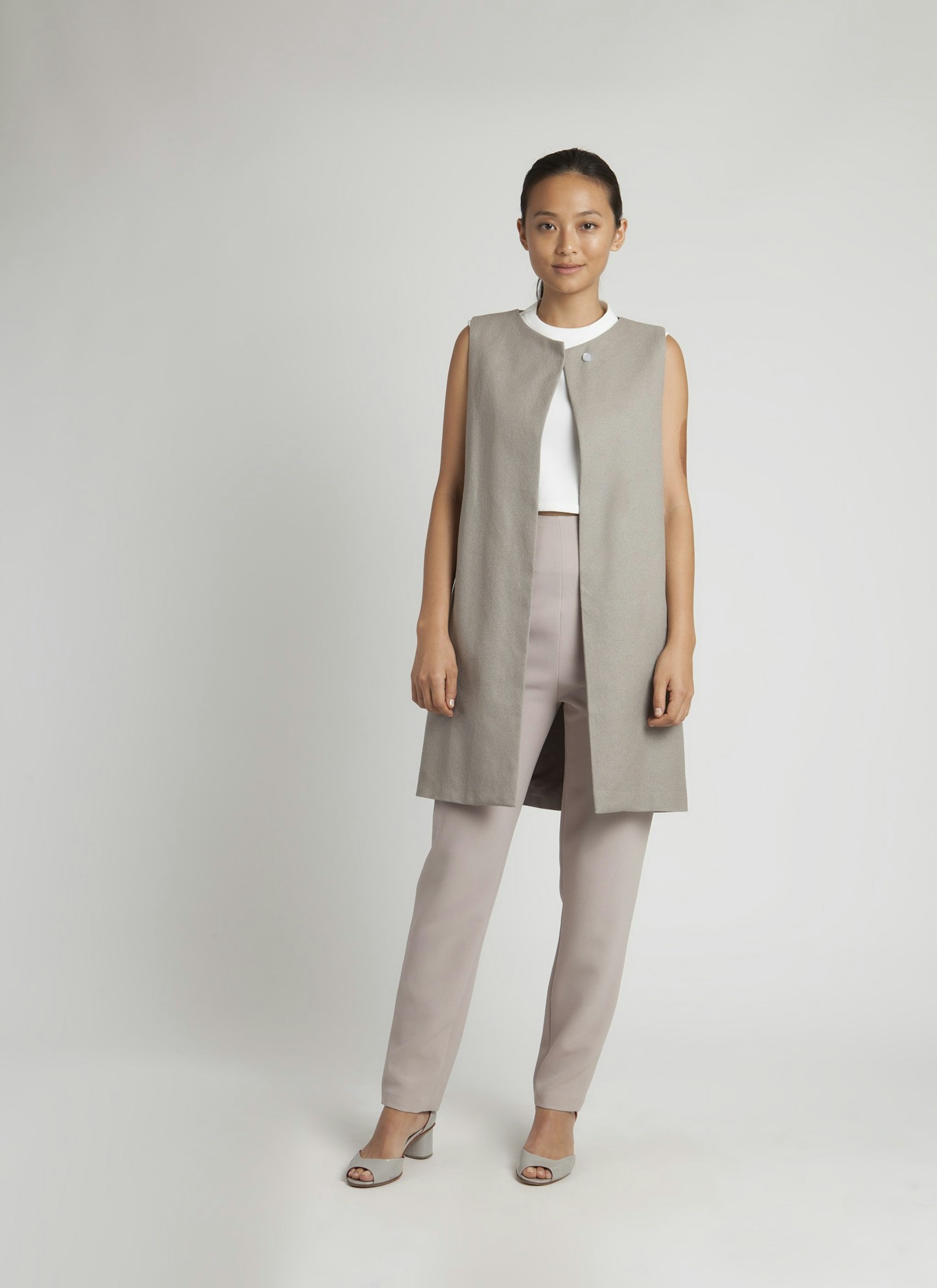 Kaarem Wind Chime Raised Collar Cropped Top White